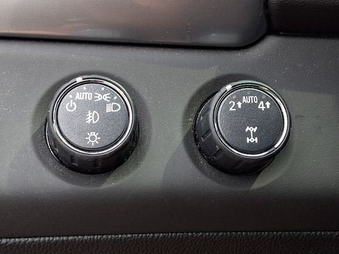 Used 2019 Chevrolet Suburban Premier AWD/4WD image 25