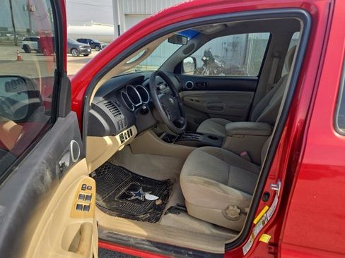 Used 2011 Toyota Tacoma PreRunner w/ Convenience Pkg image 11