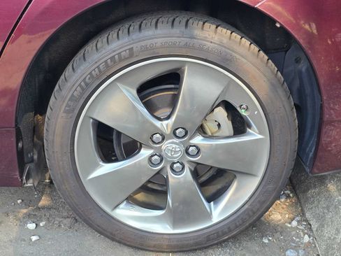 Used 2013 Toyota Prius Persona Series FWD image 4
