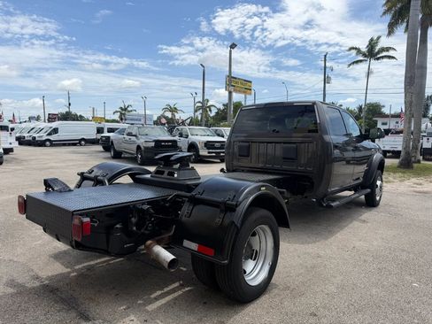 Used 2022 RAM 4500 Tradesman w/ Chrome Appearance Group RWD image 5