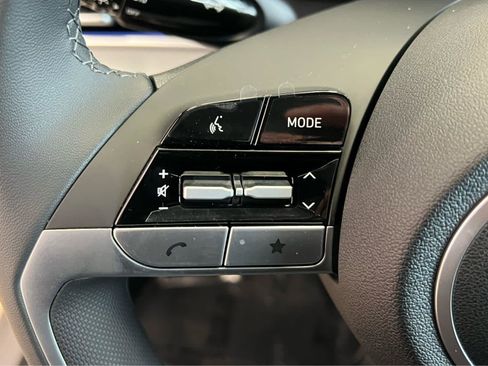 New 2026 Hyundai Elantra Limited FWD image 32