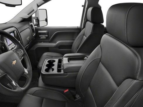 Used 2018 Chevrolet Silverado 2500 LT w/ LT Convenience Package image 12