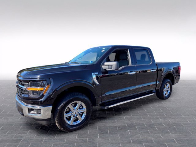 Used 2025 Ford F150 XLT w/ Equipment Group 301A Standard AWD/4WD image 3