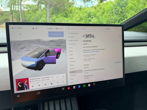 Used 2024 Tesla Cybertruck AWD Crew Cab image 30