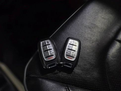 Used 2020 Chrysler Pacifica Limited image 45