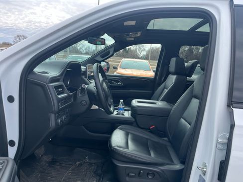 Used 2024 Chevrolet Suburban Z71 w/ Z71 Off-Road Package image 9