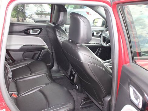 Used 2026 Jeep Compass Limited AWD/4WD image 12