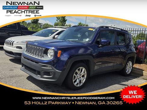 Used 2017 Jeep Renegade Latitude FWD image 1