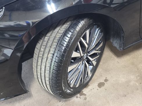 Used 2024 Nissan Altima 2.5 SV FWD image 30