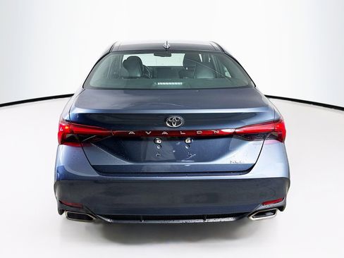 Used 2022 Toyota Avalon XLE image 30