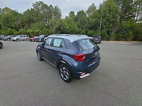 New 2026 Hyundai Venue SEL image 18