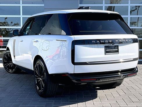 New 2026 Land Rover Range Rover SE image 3