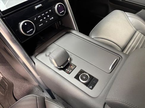Used 2026 Land Rover Discovery S image 13