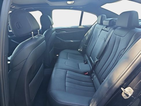 Used 2022 BMW 530i xDrive w/ Premium Enhanced Package AWD/4WD image 14