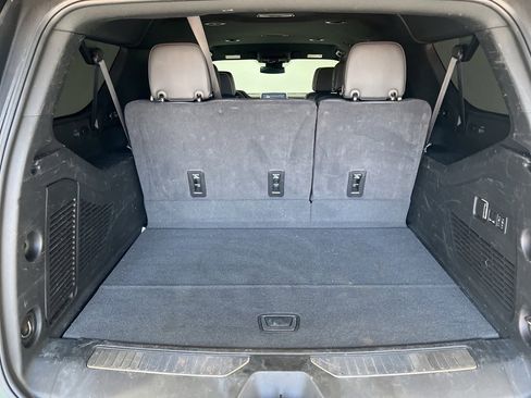 Used 2024 Chevrolet Suburban Premier image 23