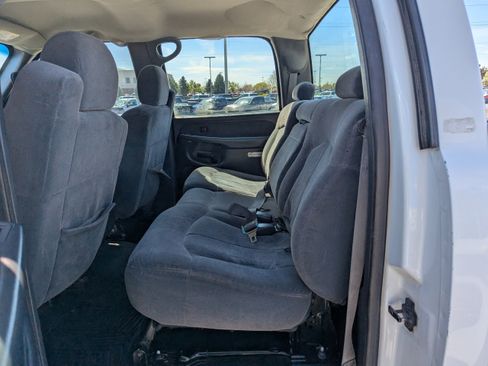 Used 2002 Chevrolet Silverado 2500 LS w/ Off-Road Skid Plate Pkg AWD/4WD image 24