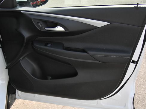 Used 2025 Buick Envista Preferred FWD image 43
