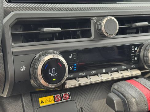 Used 2024 Toyota Tacoma TRD Pro AWD/4WD image 5