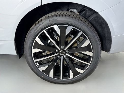 New 2026 Volvo XC60 T8 Ultra w/ Protection Package Premier image 32