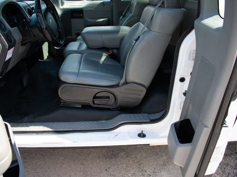 Used 2005 Ford F150 STX image 12