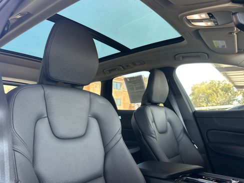 Certified 2023 Volvo XC60 T8 Plus AWD/4WD image 19