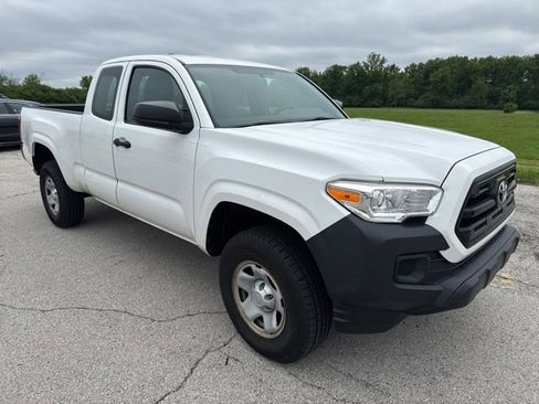Used 2016 Toyota Tacoma SR RWD image 9