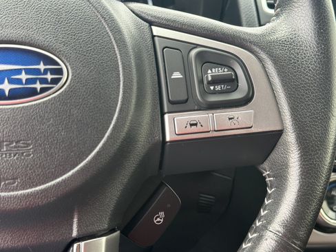 Used 2017 Subaru Forester 2.5i Touring AWD/4WD image 19