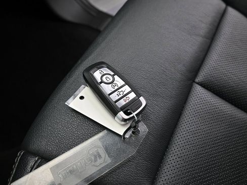 Used 2022 Ford F250 Lariat w/ Lariat Ultimate Package image 22