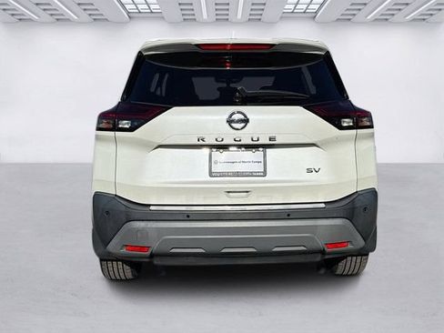 Used 2021 Nissan Rogue SV w/ Premium Package FWD image 4