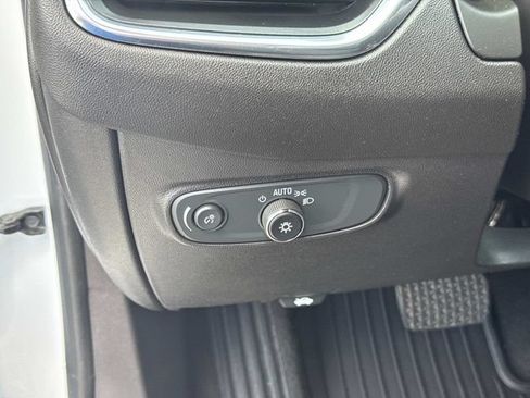 Used 2024 Chevrolet Equinox LT FWD image 29