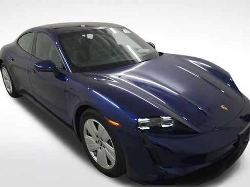 Used 2022 Porsche Taycan RWD image 4