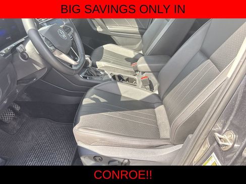 Used 2022 Volkswagen Tiguan SE FWD image 12