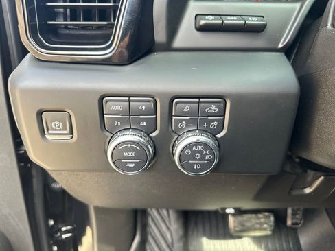 Used 2024 GMC Sierra 3500 AT4 w/ AT4 Premium Plus Package AWD/4WD image 9