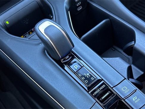 Used 2023 Toyota Crown Limited image 23