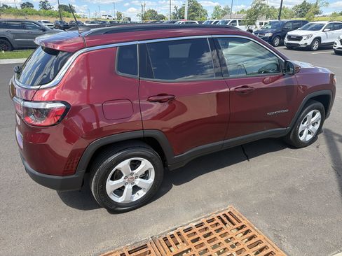 Used 2021 Jeep Compass Latitude AWD/4WD image 12