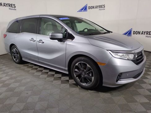 Used 2024 Honda Odyssey Elite image 11