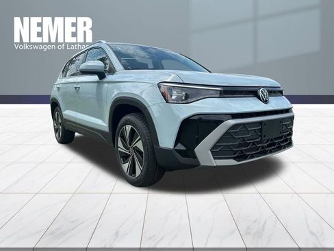 New 2026 Volkswagen Taos SE AWD/4WD image 6