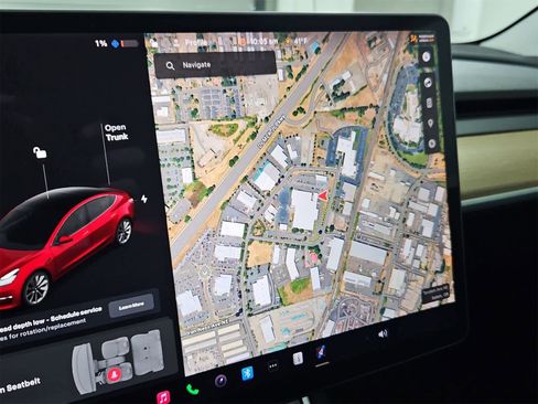 Used 2018 Tesla Model 3 Mid Range image 30