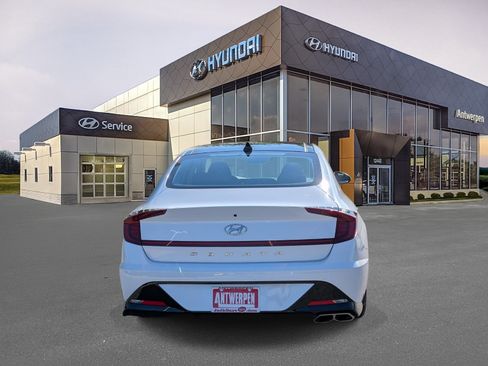 Used 2023 Hyundai Sonata SEL w/ Convenience Package FWD image 4