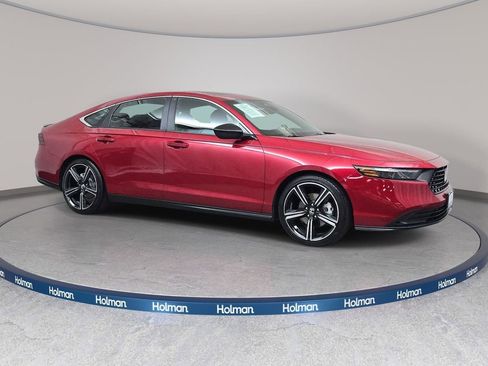 Used 2023 Honda Accord Sport image 4