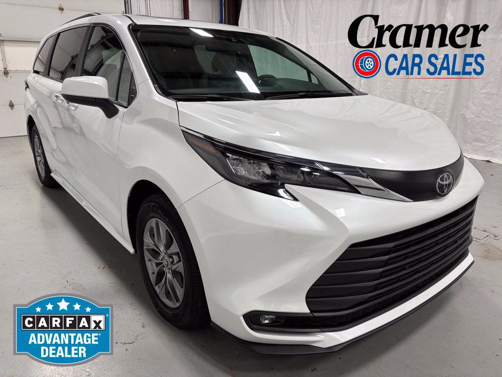 Used 2026 Toyota Sienna XLE FWD image 1