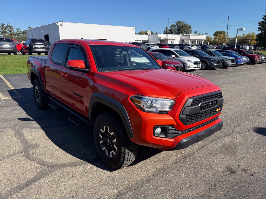 Used 2016 Toyota Tacoma TRD Off-Road AWD/4WD image 4
