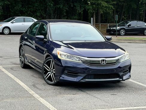 Used 2016 Honda Accord Sport image 4