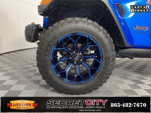 Used 2023 Jeep Gladiator Mojave w/ Trailer Tow Package image 9