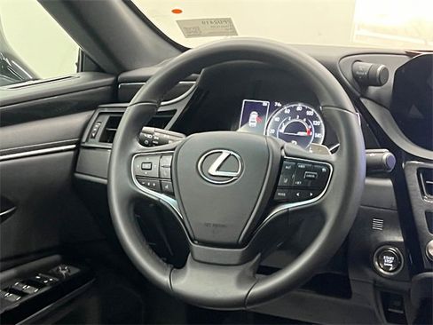 Certified 2025 Lexus ES 350 image 15