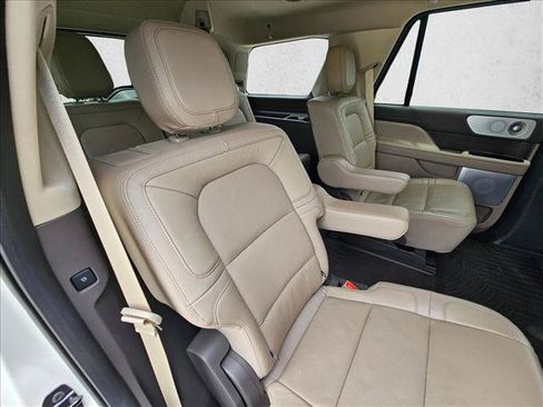 Used 2023 Lincoln Navigator Reserve AWD/4WD image 19