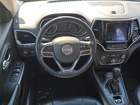 Used 2019 Jeep Cherokee Limited FWD image 12