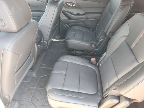 Used 2023 Chevrolet Traverse RS w/ LPO, Floor Liner Package FWD image 20