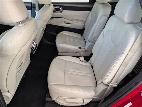 Used 2022 Kia Sorento SX Prestige w/ Panoramic Sunroof Package image 19