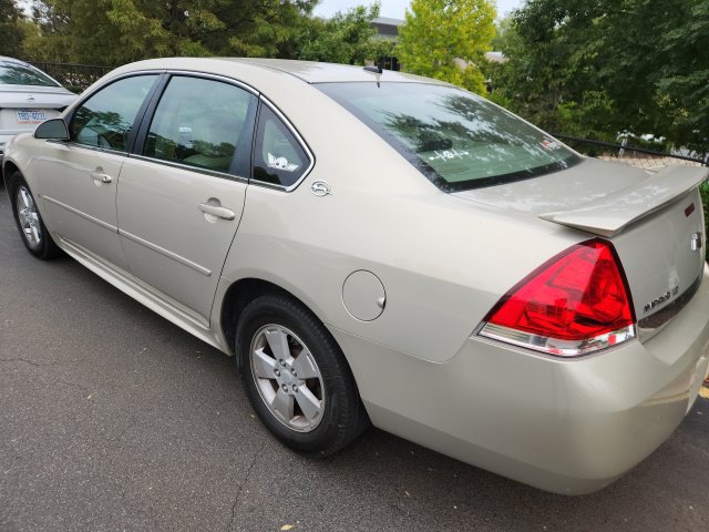 Used 2009 Chevrolet Impala LT w/ Luxury Edition Package FWD image 5